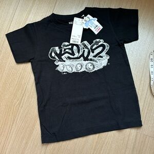 Uniqlo Kaws Collab Graffiti Graphic Art Shirt